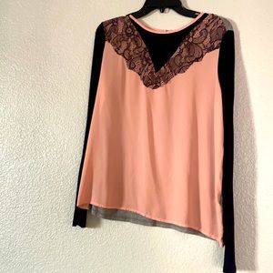 Comfy yet elegant laced shirt